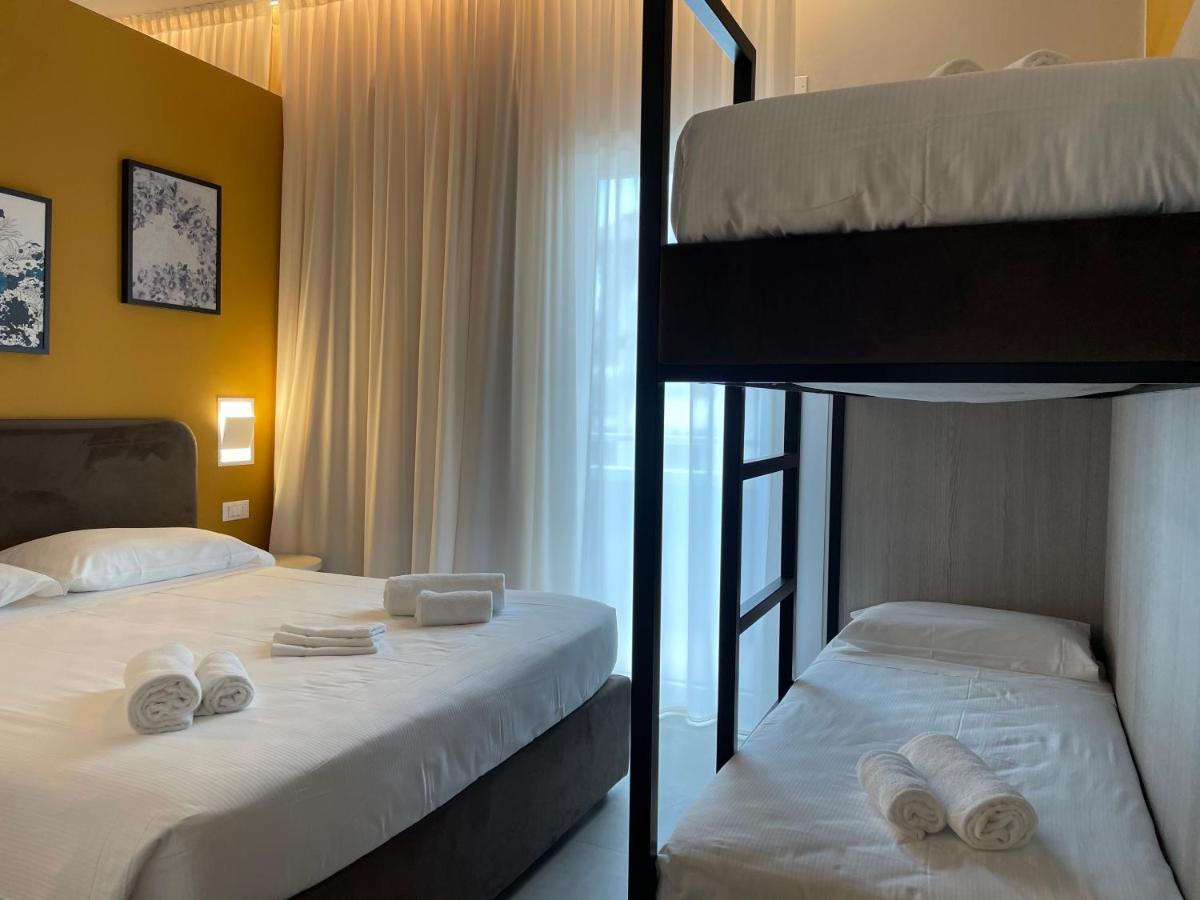 Hotel Iris Jesolo Экстерьер фото