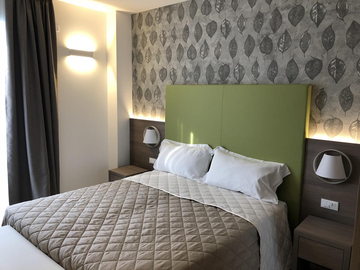 Hotel Iris Jesolo Экстерьер фото