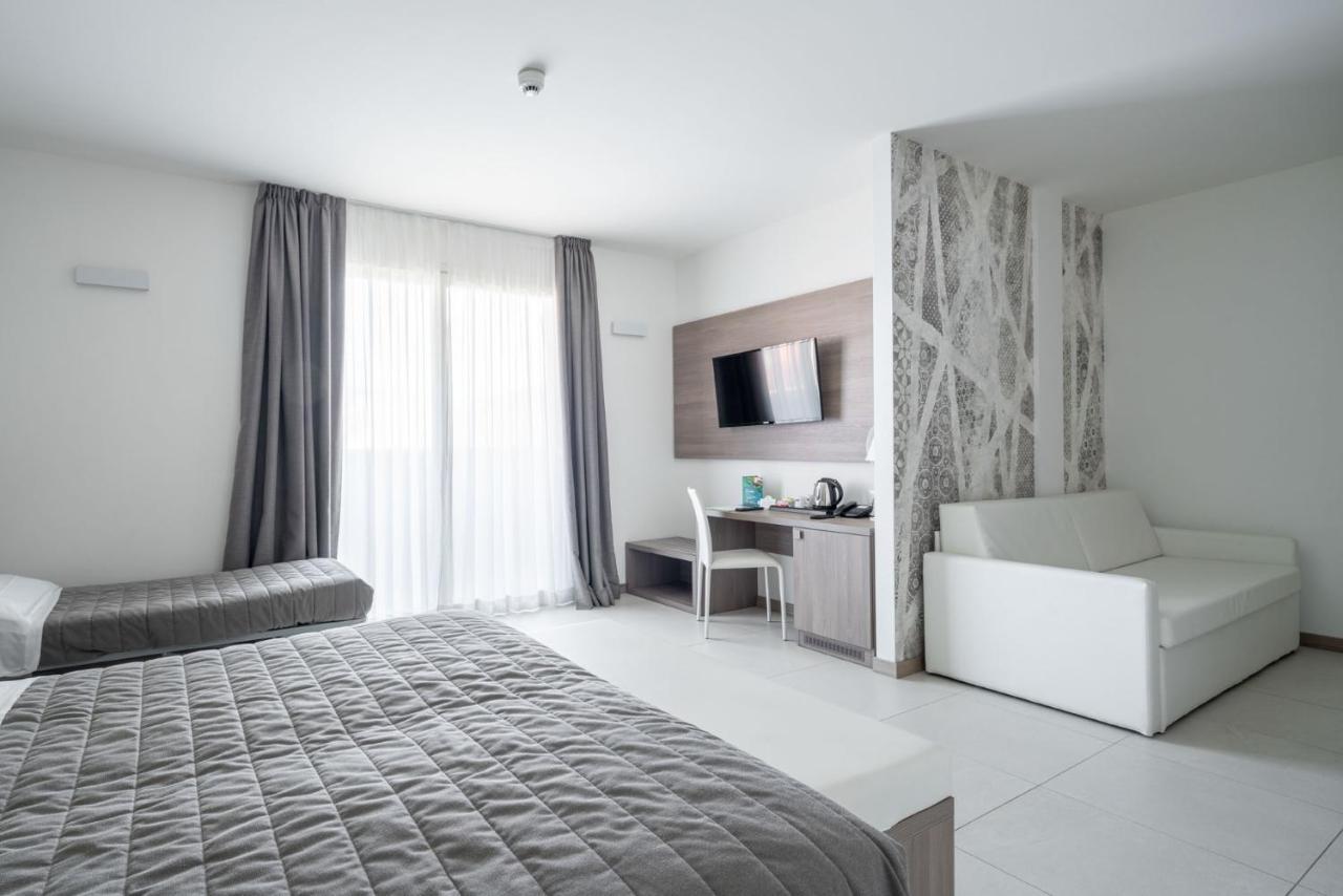 Hotel Iris Jesolo Экстерьер фото
